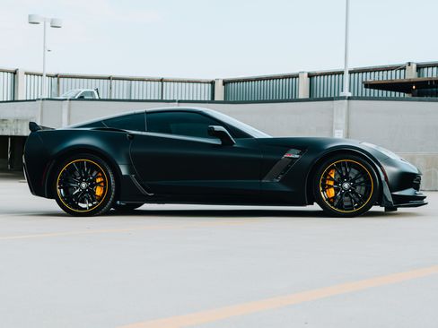 Used 2016 Chevrolet Corvette Z06 w/ C7.r Special Edition RWD image 20