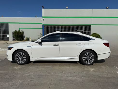 Used 2020 Honda Accord Touring image 4