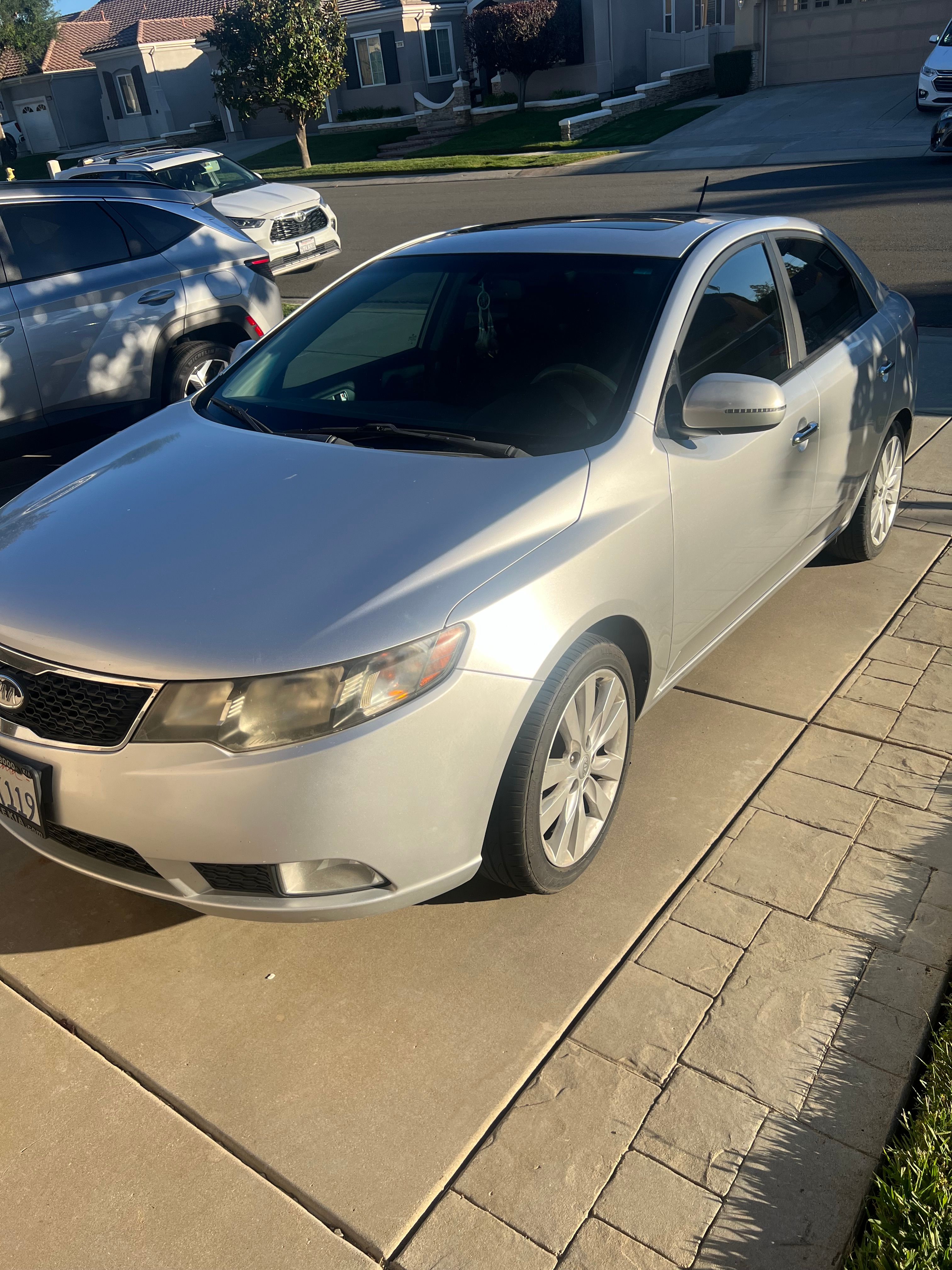 Used 2012 Kia Forte SX w/ Tech Pkg FWD image 2