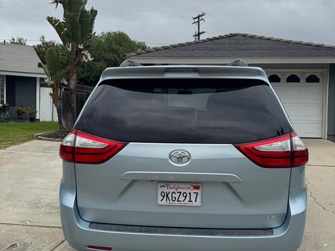 Used 2015 Toyota Sienna LE image 12