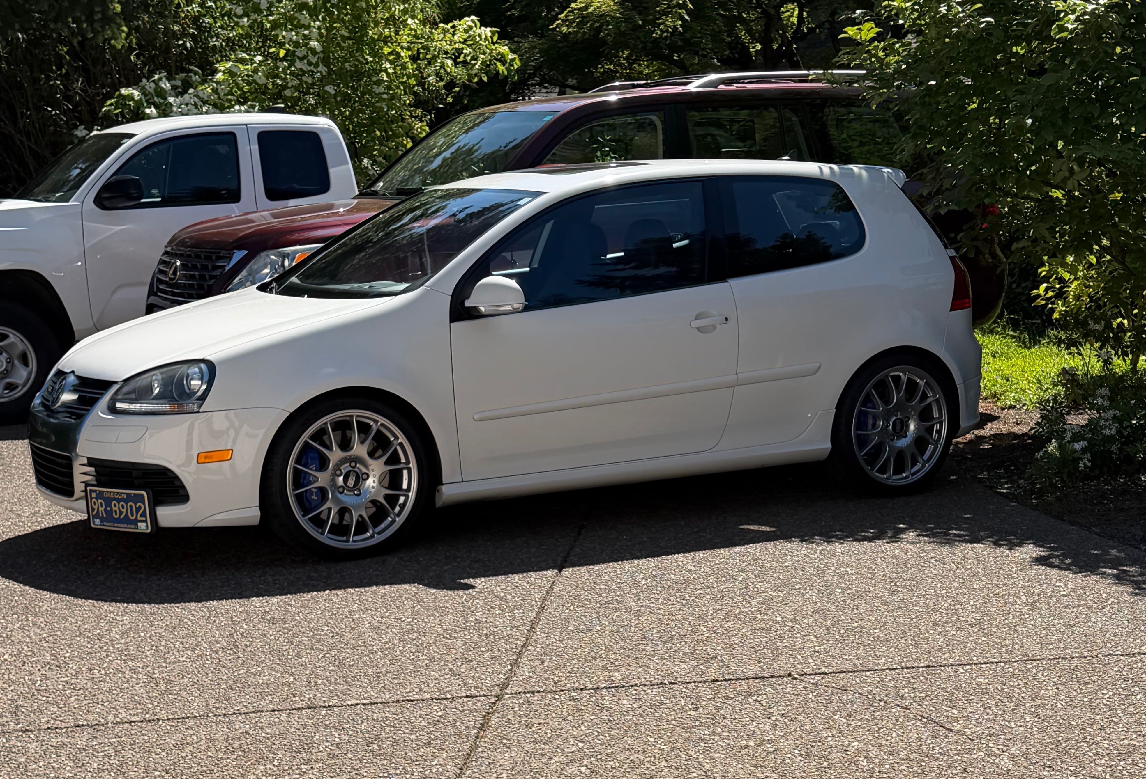 Used 2008 Volkswagen R32 AWD/4WD image 1