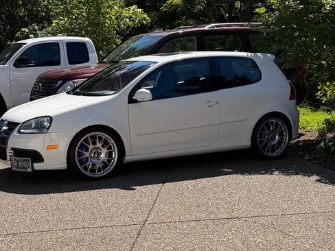 Used 2008 Volkswagen R32 AWD/4WD image 1