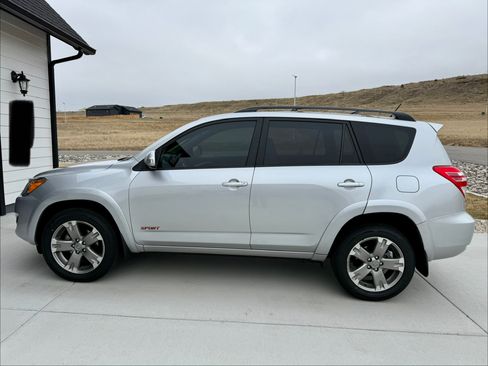 Used 2010 Toyota RAV4 Limited AWD/4WD image 8