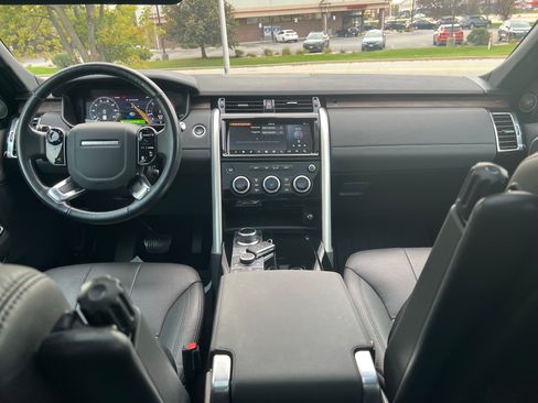 Used 2020 Land Rover Discovery HSE image 23