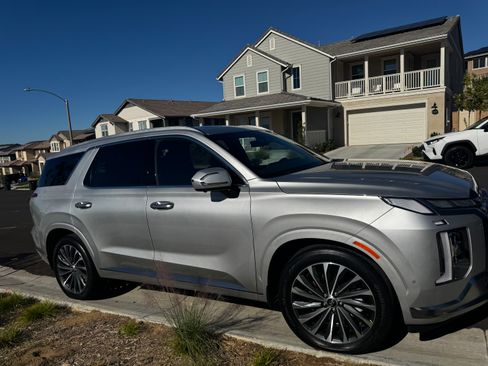 Used 2023 Hyundai Palisade Calligraphy w/ Winter Package image 1