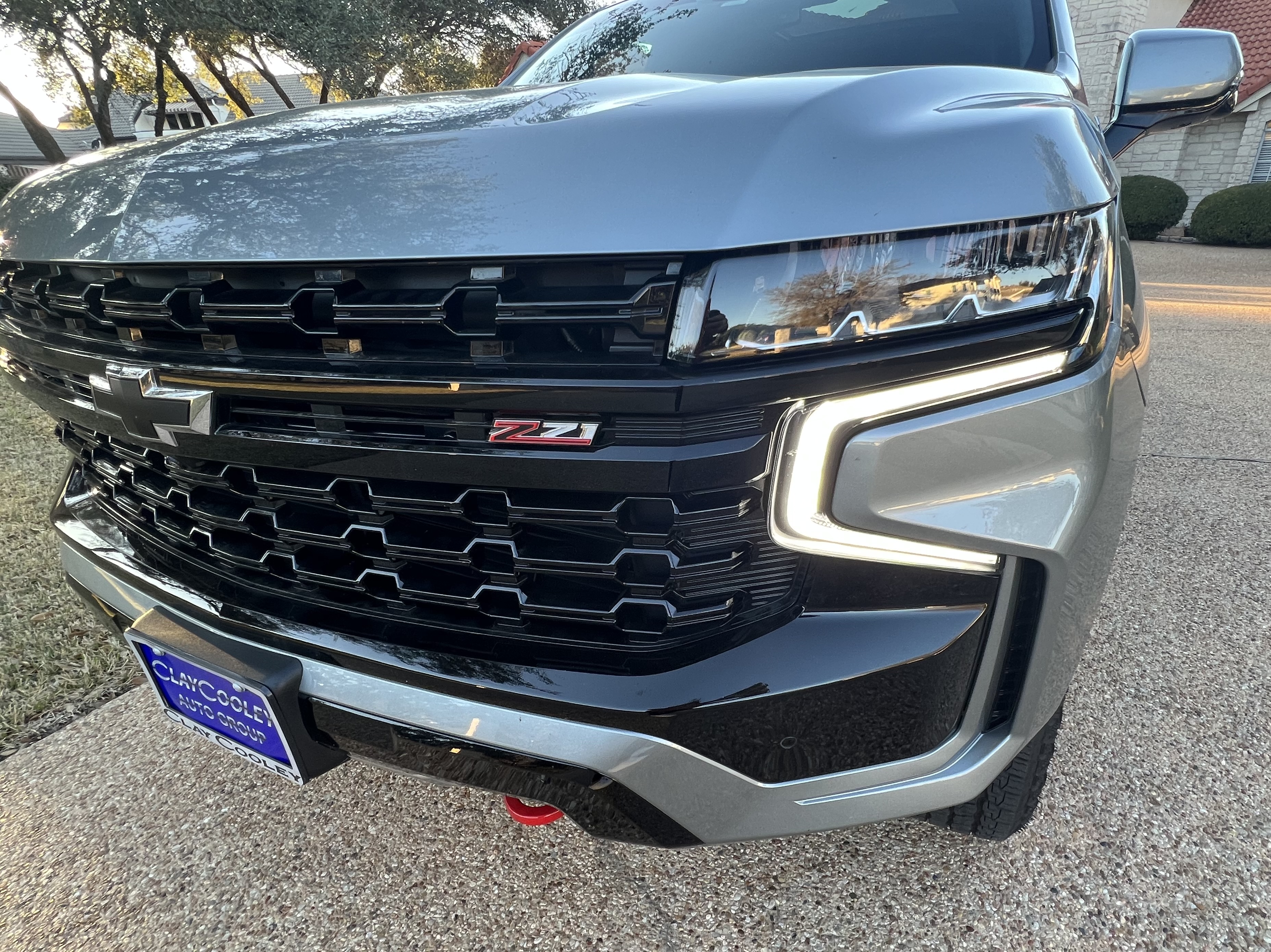 Used 2024 Chevrolet Tahoe Z71 w/ Luxury Package AWD/4WD image 2