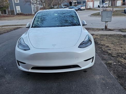 Used 2023 Tesla Model Y Long Range image 1