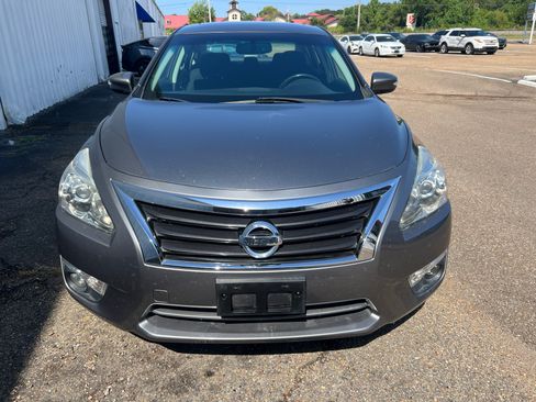 Used 2015 Nissan Altima 2.5 SV w/ Convenience Package FWD image 4