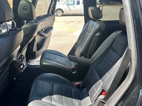Used 2021 Mercedes-Benz GLS 580 4MATIC image 9