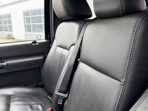 Used 2011 Ford F350 Lariat w/ Chrome Pkg image 9