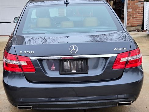 Used 2011 Mercedes-Benz E 350 4MATIC Sedan image 8