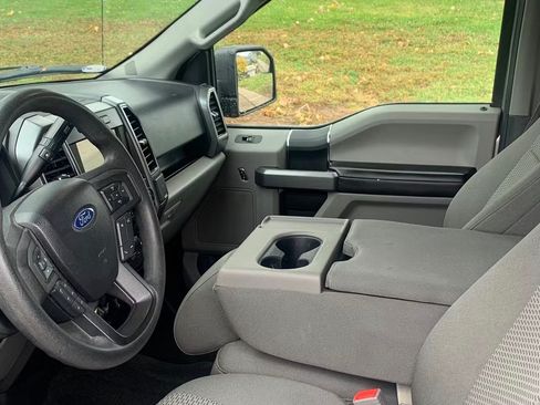 Used 2020 Ford F150 XLT image 2