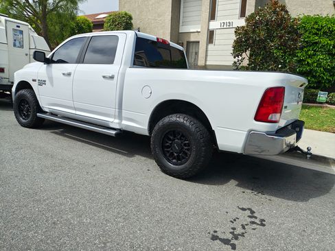Used 2020 RAM 1500 Classic SLT w/ Luxury Group RWD image 1