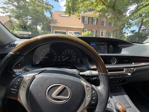 Used 2013 Lexus ES 350 w/ Luxury Pkg FWD image 13