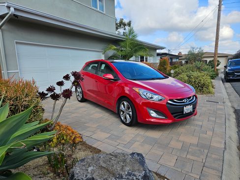 Used 2013 Hyundai Elantra GT w/ Tech Pkg image 11