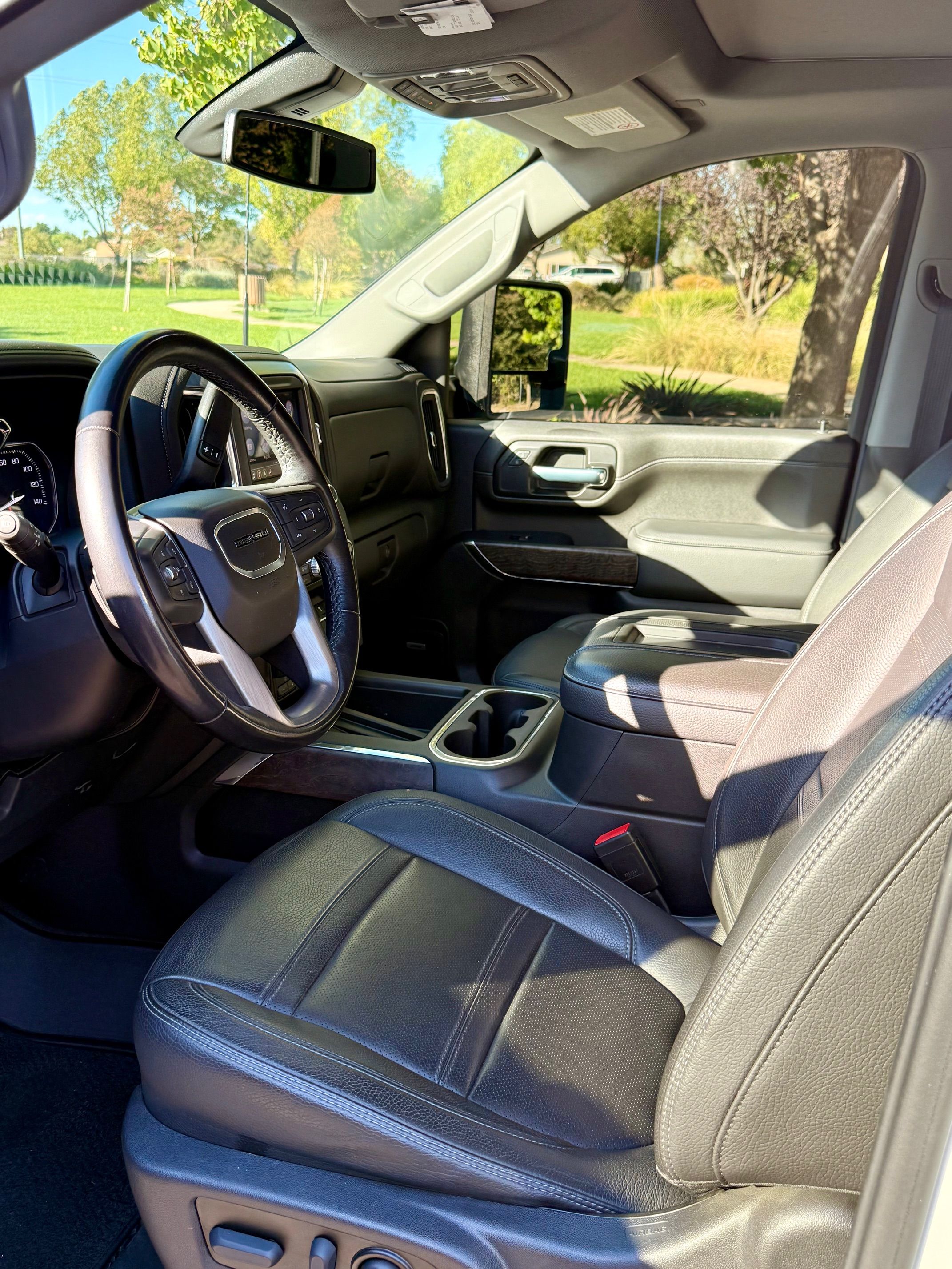 Used 2022 GMC Sierra 2500 Denali AWD/4WD image 11