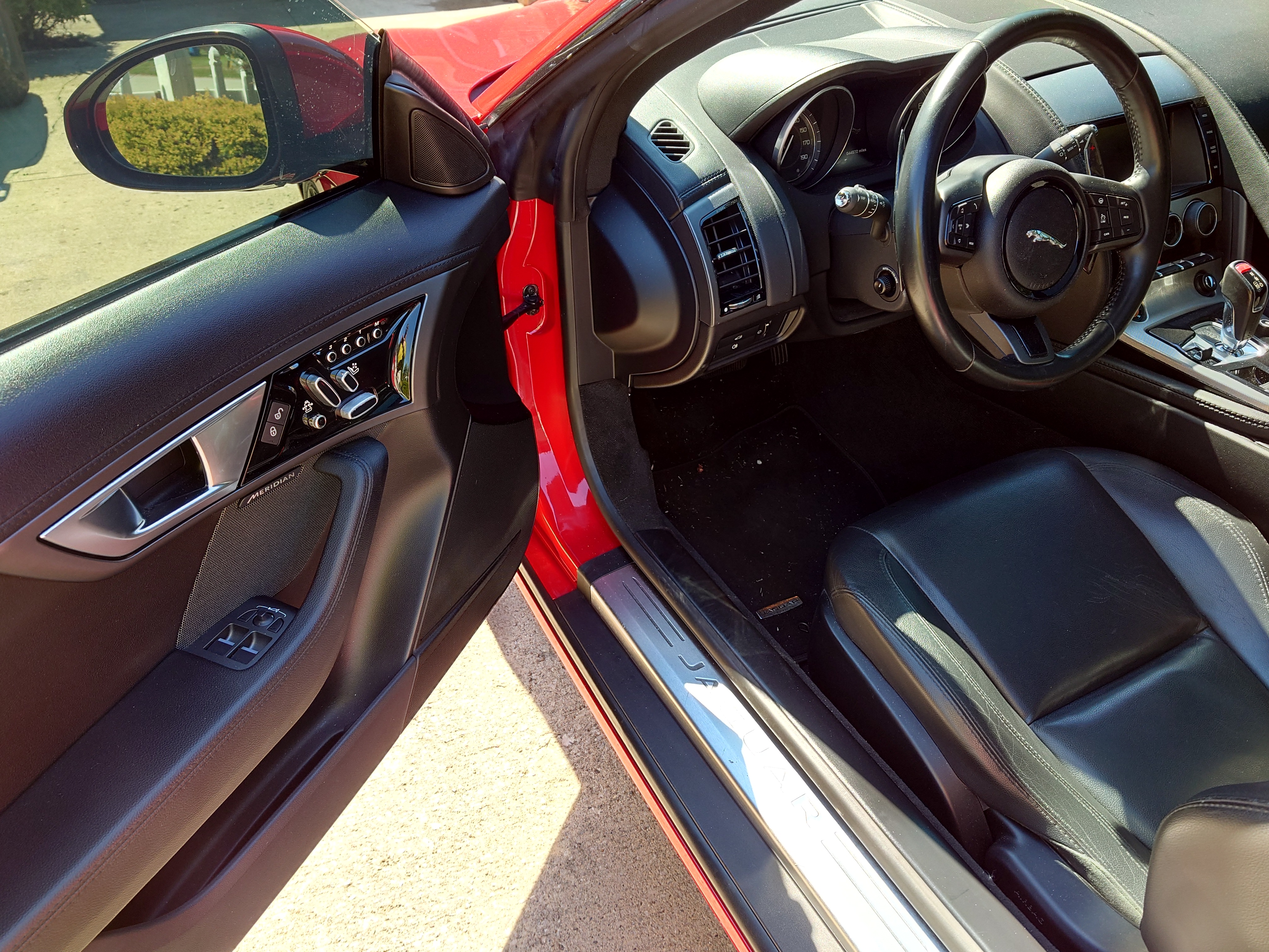 Used 2015 Jaguar F-TYPE Coupe RWD image 19