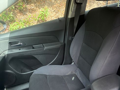 Used 2016 Chevrolet Cruze LT FWD image 26