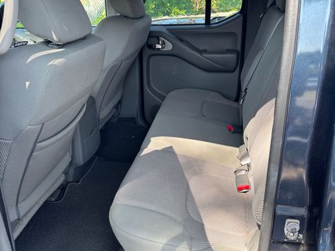 Used 2020 Nissan Frontier SV w/ SV Utility Package image 10