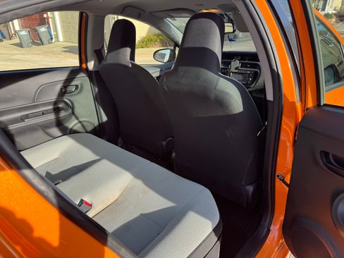 Used 2016 Toyota Prius C One image 11