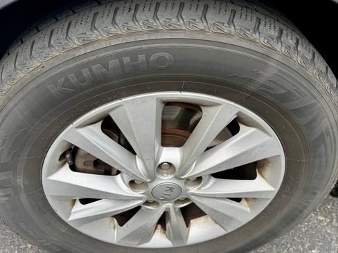 Used 2017 Kia Sedona LX FWD image 13