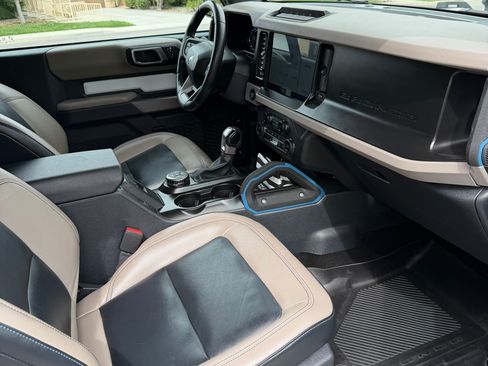 Used 2023 Ford Bronco Wildtrak image 18