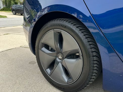 Used 2020 Tesla Model 3 Long Range AWD/4WD image 18