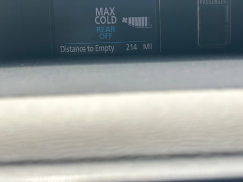 Used 2011 Toyota Sienna XLE image 4