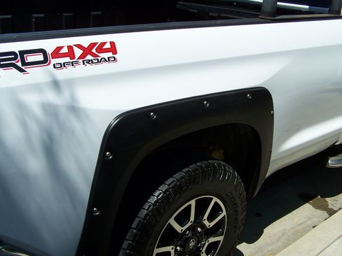 Used 2015 Toyota Tundra SR5 w/ TRD Off Road Package AWD/4WD image 28