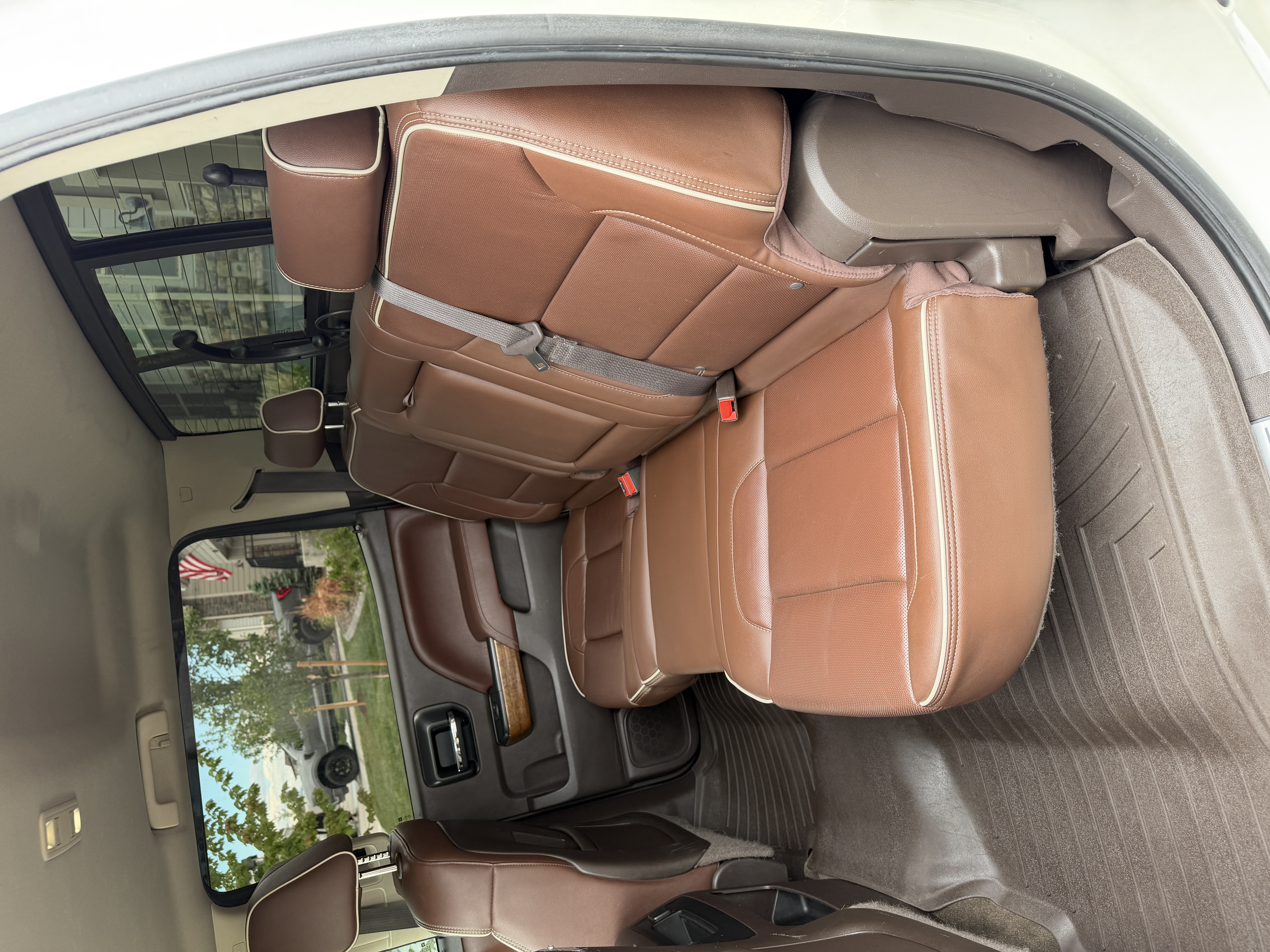Used 2015 Chevrolet Silverado 1500 High Country w/ High Country Premium Package AWD/4WD image 16