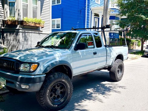 Used 2001 Toyota Tacoma 4x4 Xtracab V6 w/ SR5 Pkg w/ Chrome Pkg image 4
