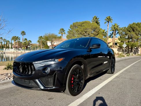 Used 2019 Maserati Levante Trofeo image 5