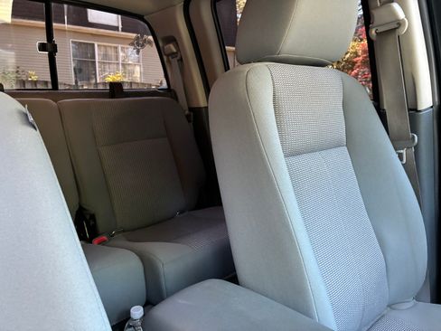 Used 2007 Dodge Dakota SLT w/ Sport Appearance Group AWD/4WD image 5