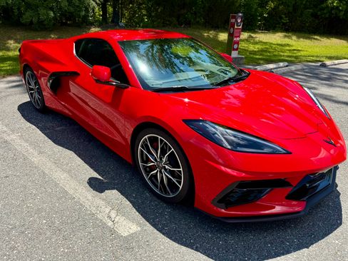 Used 2023 Chevrolet Corvette Stingray Preferred Cpe RWD image 4