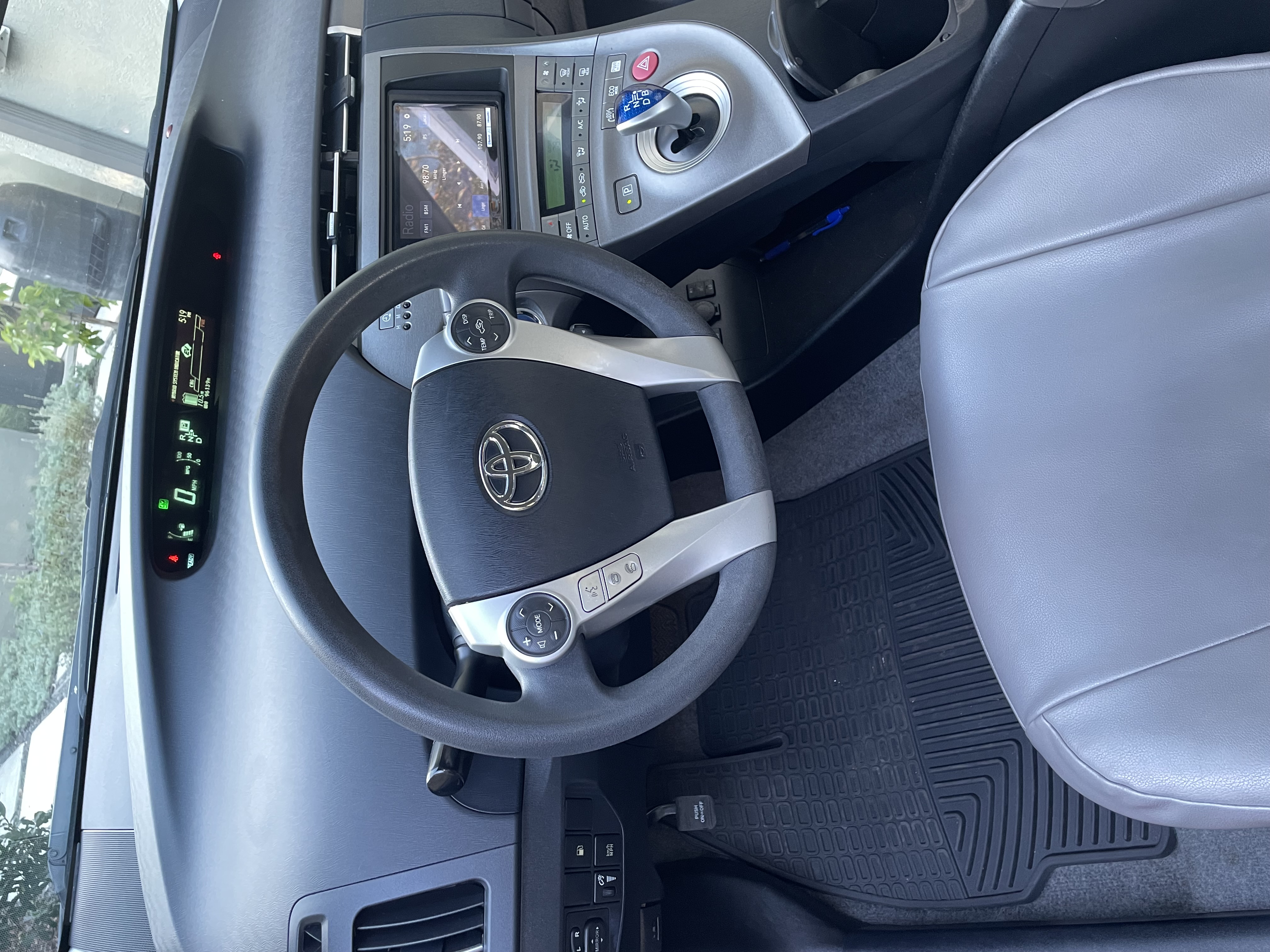 Used 2014 Toyota Prius Prime Plug-In Hybrid FWD image 10
