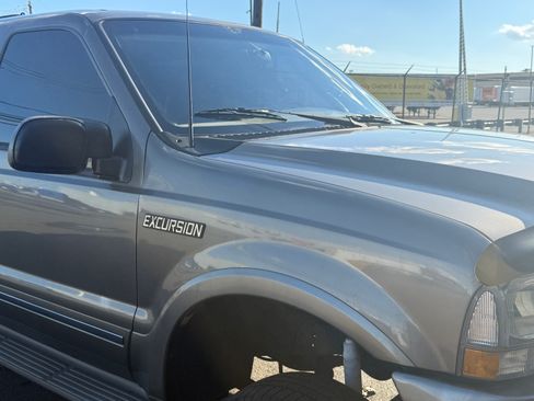 Used 2003 Ford Excursion Limited image 8
