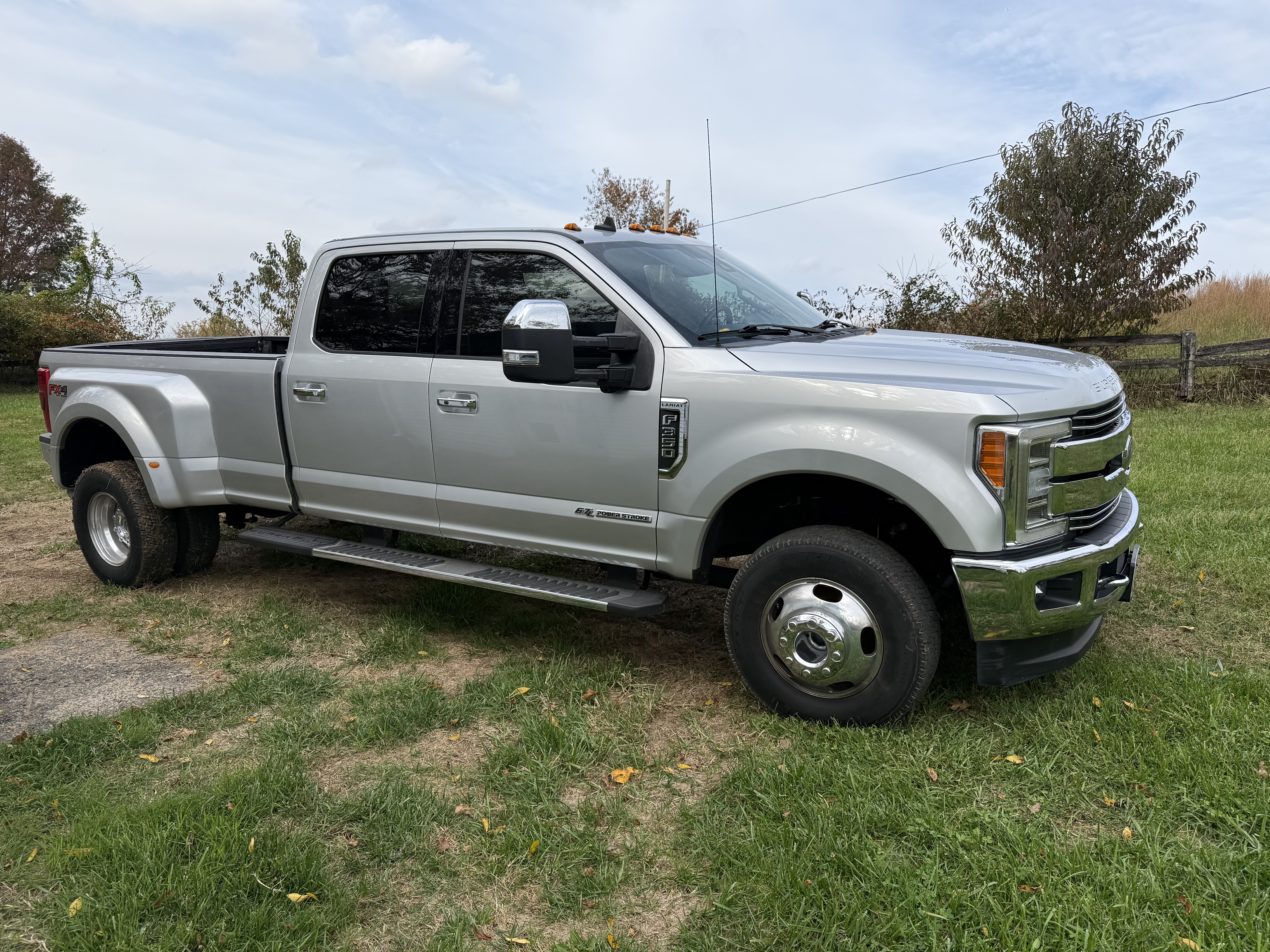 Used 2019 Ford F350 Lariat w/ Lariat Ultimate Package AWD/4WD image 1