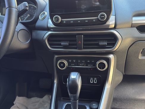 Used 2019 Ford EcoSport SE w/ SE Convenience Package image 9