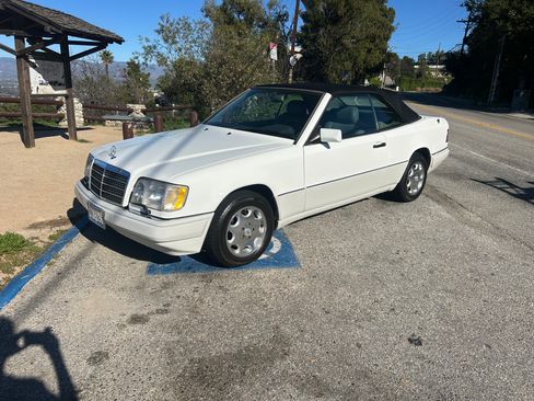 Used 1995 Mercedes-Benz E 320 Convertible image 5