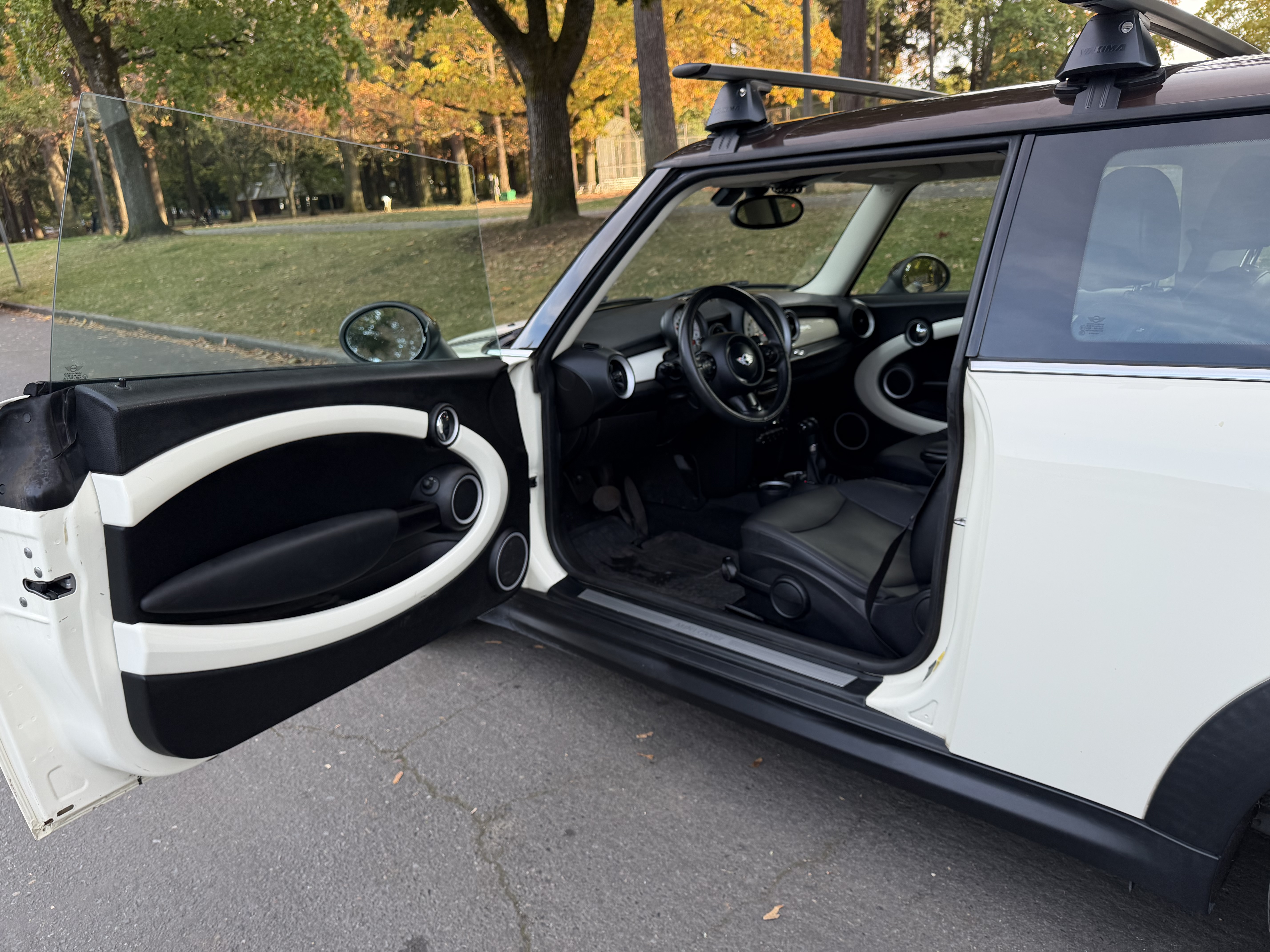 Used 2013 MINI Cooper Hardtop FWD image 2