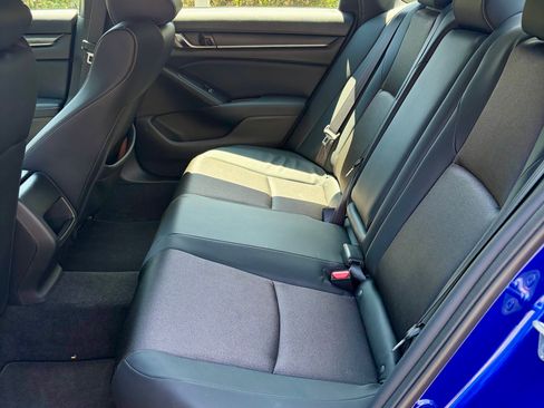 Used 2018 Honda Accord Sport image 11