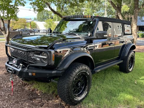 Used 2021 Ford Bronco Badlands image 2