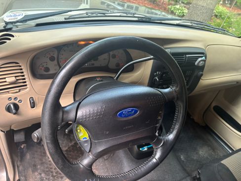 Used 2003 Ford Ranger XLT AWD/4WD image 6