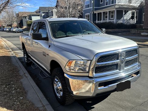 Used 2018 RAM 2500 SLT image 4