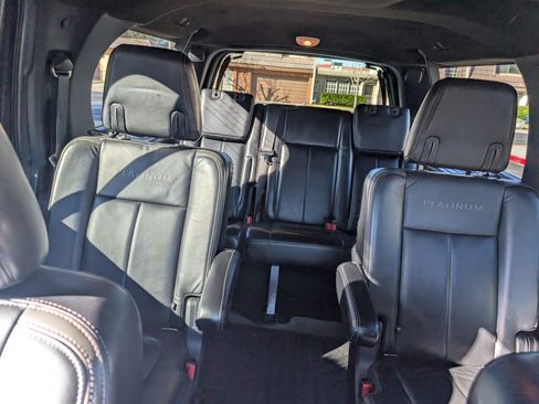 Used 2017 Ford Expedition EL Platinum image 15