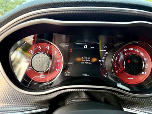 Used 2015 Dodge Challenger SRT Hellcat RWD image 21