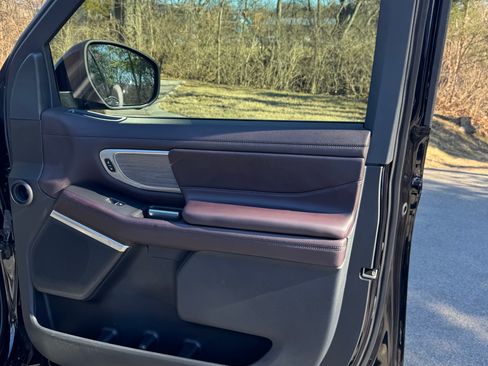 Used 2025 Ford Expedition Max Platinum w/ Platinum Ultimate Package image 25