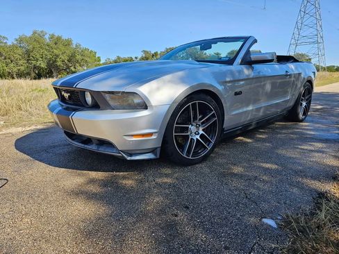 Used 2011 Ford Mustang GT Premium w/ Comfort Pkg image 4