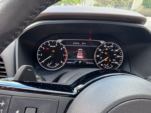 Used 2023 Nissan Rogue SV w/ SV Premium Package image 2