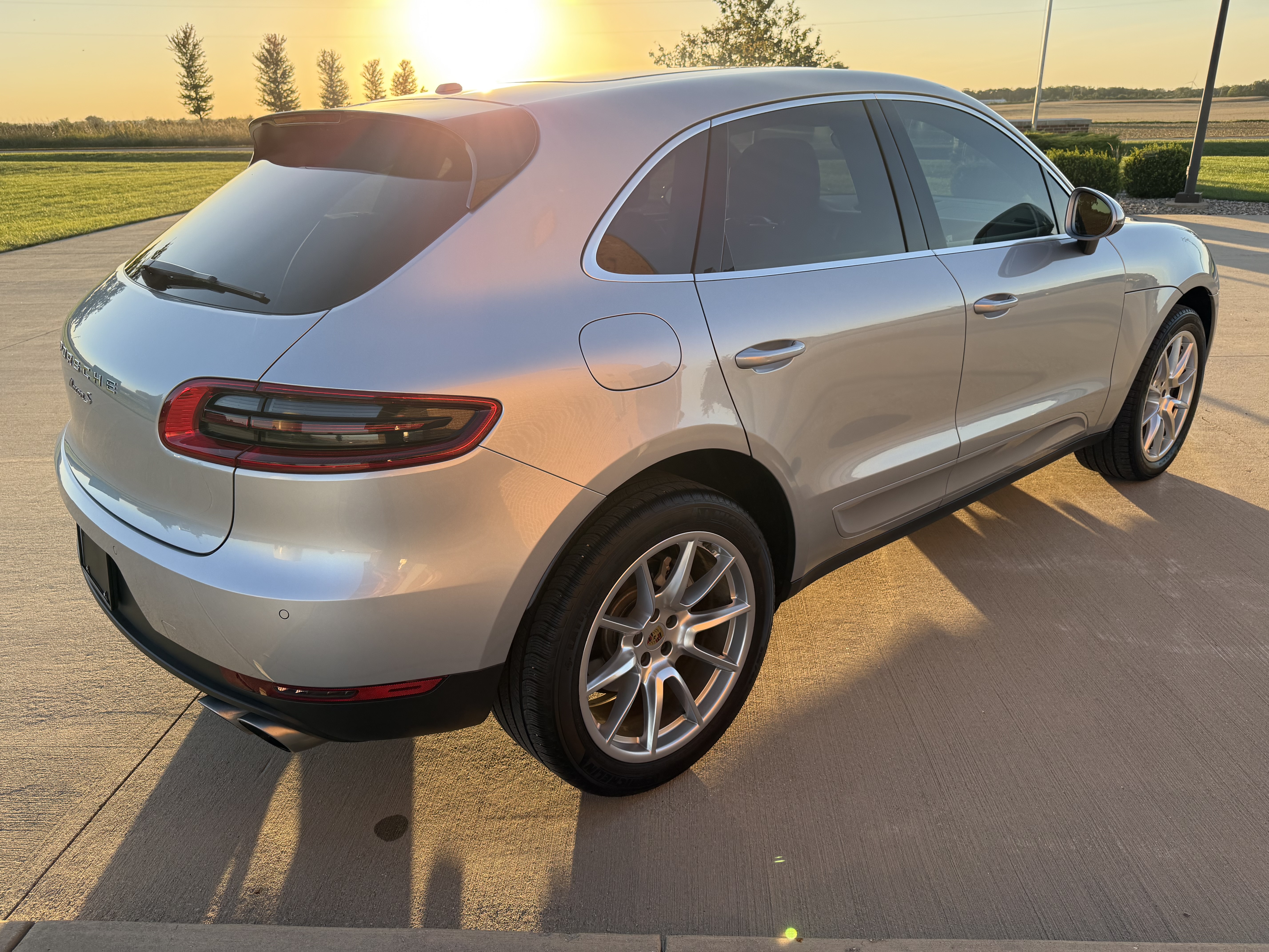 Used 2017 Porsche Macan S AWD/4WD image 6